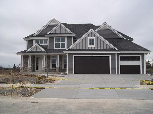 8121 W Highlander Dr., Mequon, WI 53092