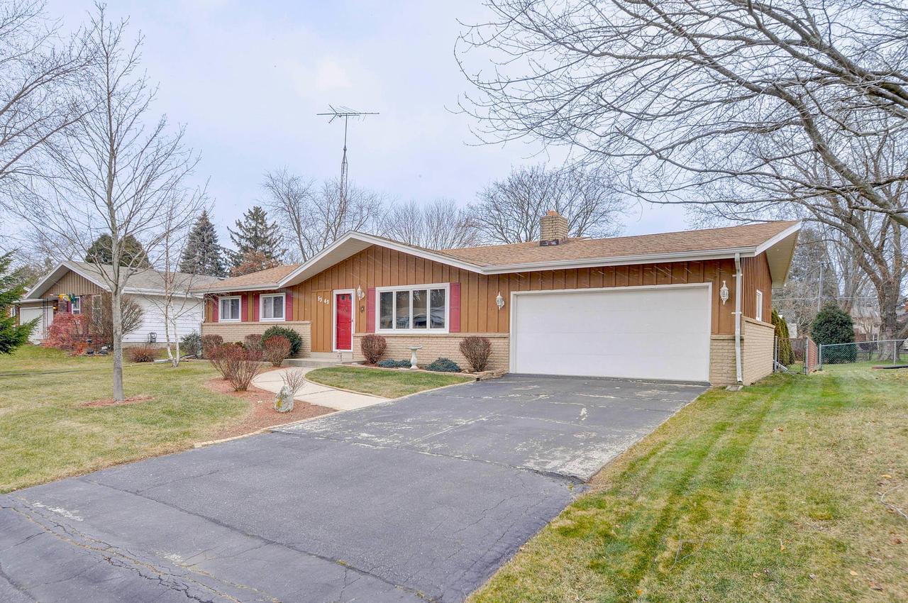 5349 Evergreen Ct, Caledonia, WI 53402