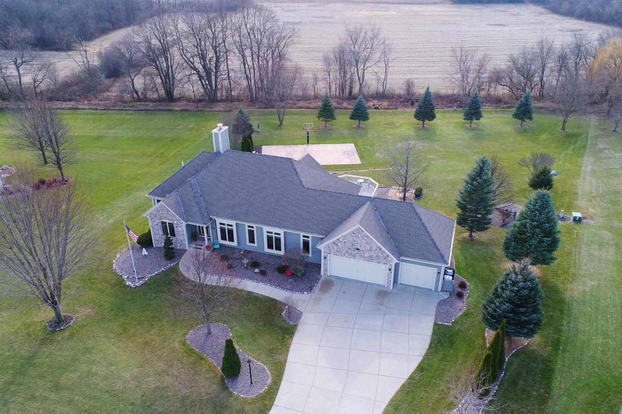 S64W24655 Susan St., Vernon, WI 53189
