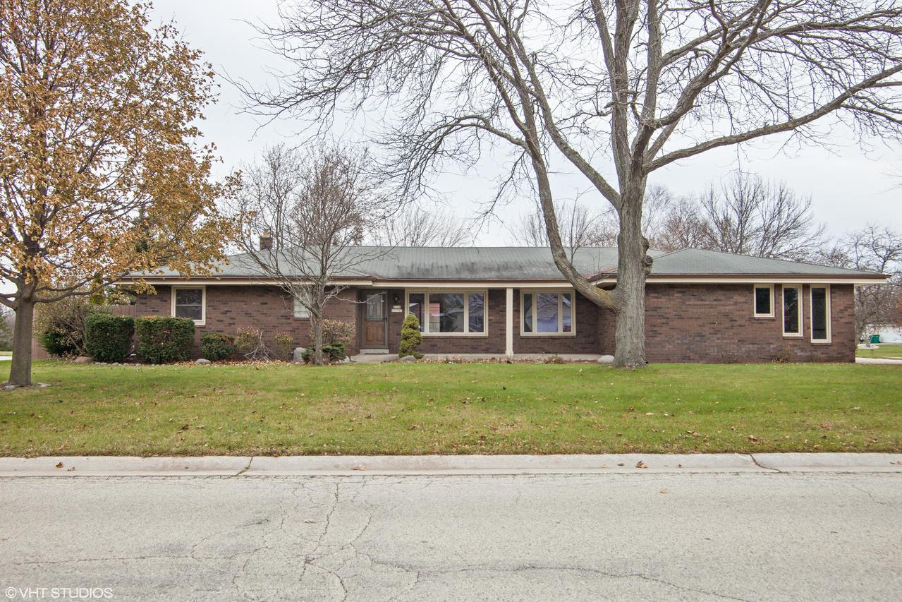 N106W16546 Old Farm Rd, Germantown, WI 53022