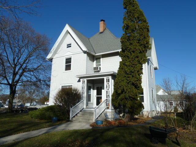 212 Barrie St, Fort Atkinson, WI 53538