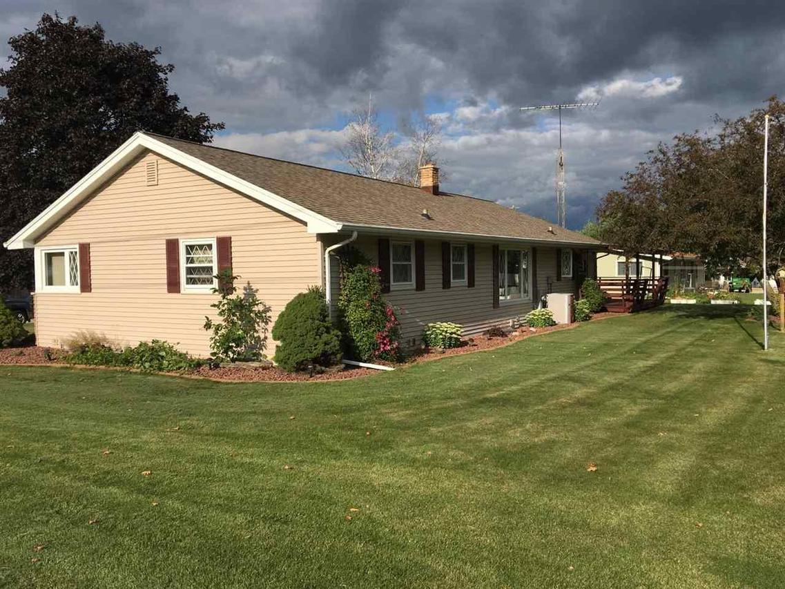 201 Riverdale, Potter, WI 54160