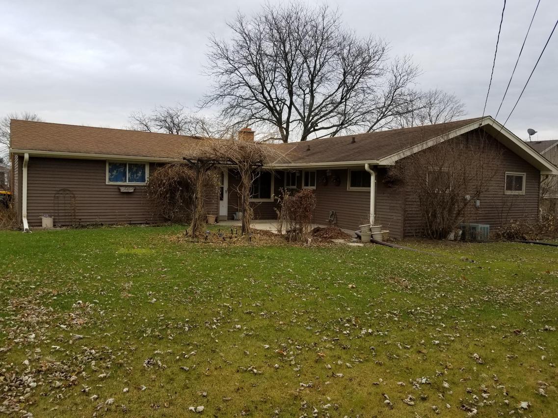 3321 S 122nd St, West Allis, WI 53227