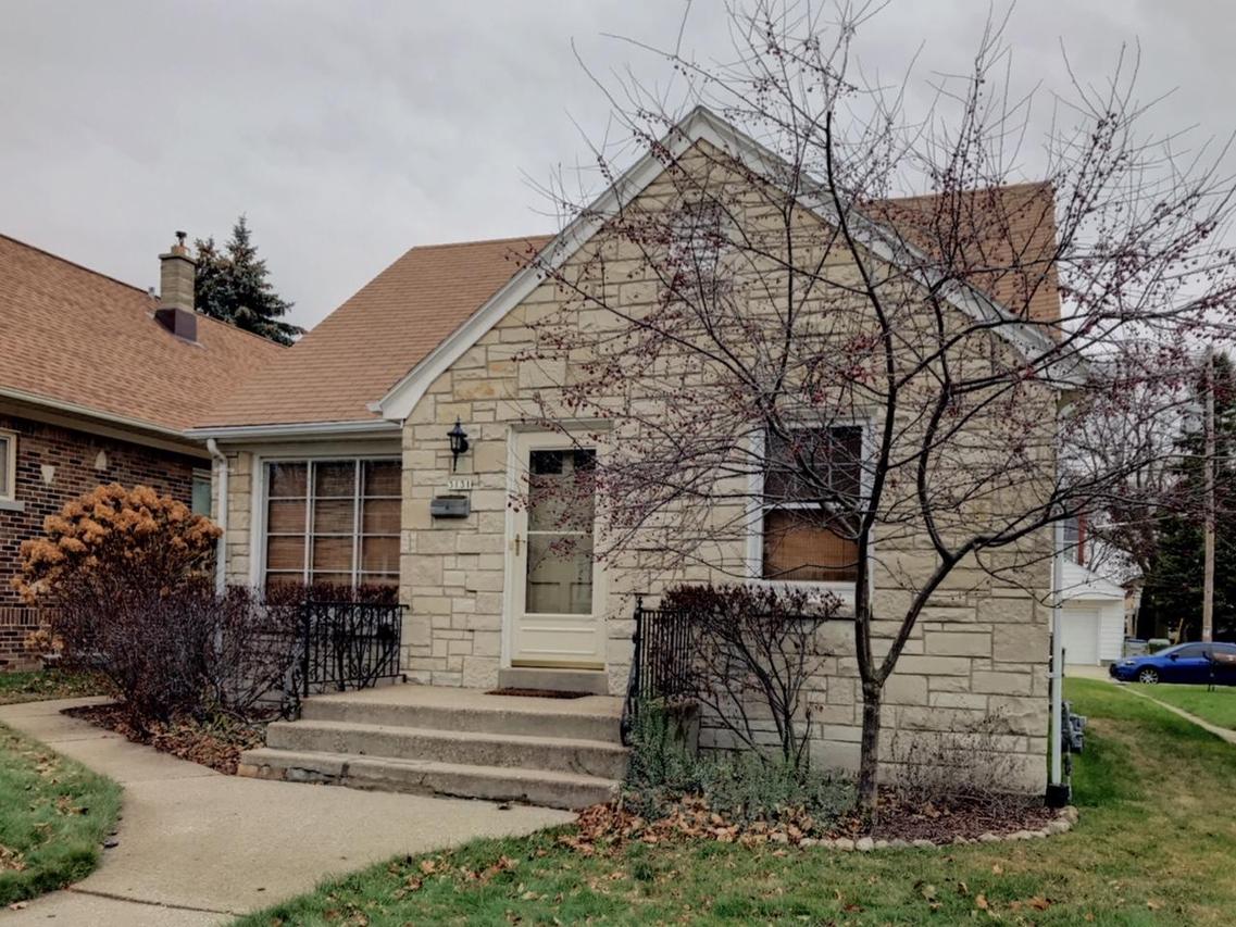 3131 S 32nd St, Milwaukee, WI 53215