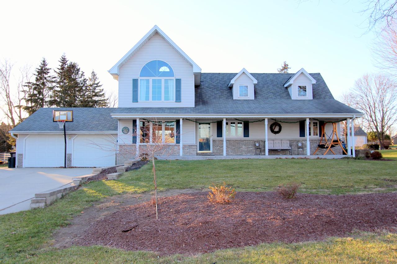 4433 S 112th St, Greenfield, WI 53228