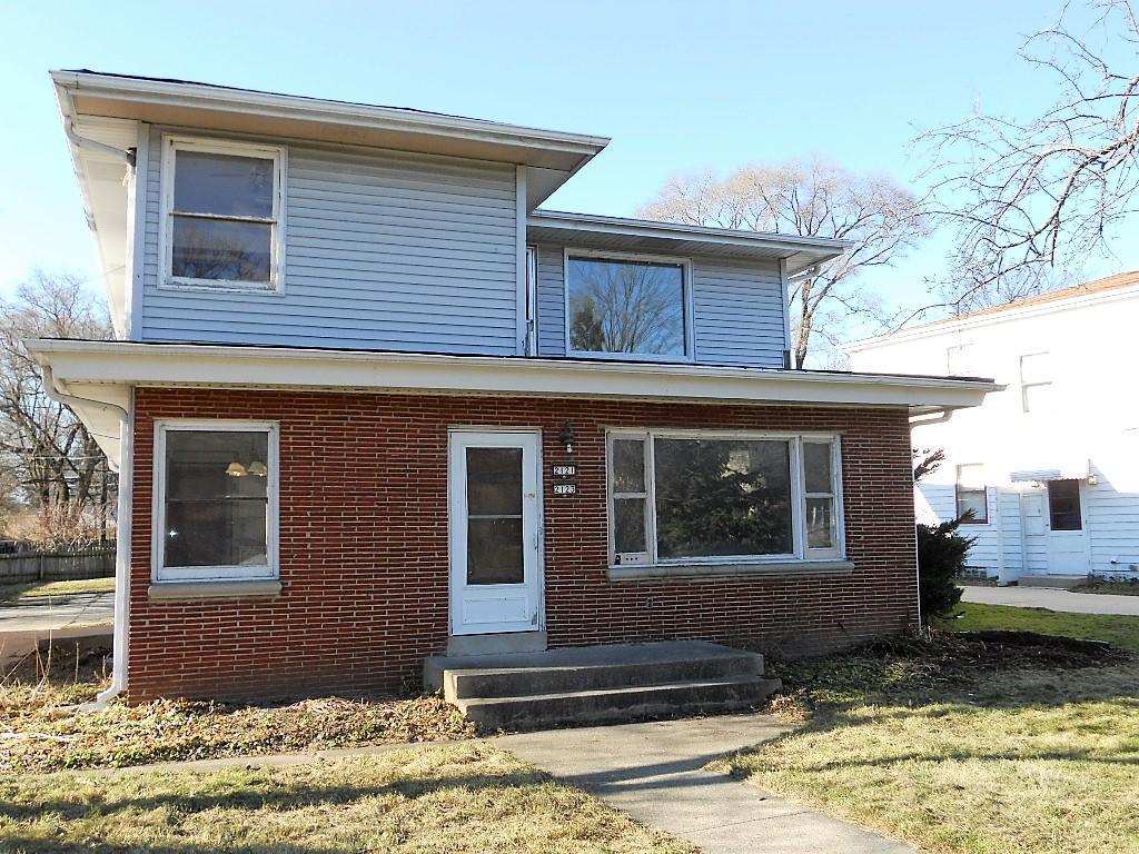 2121 N 106th St., Wauwatosa, WI 53226