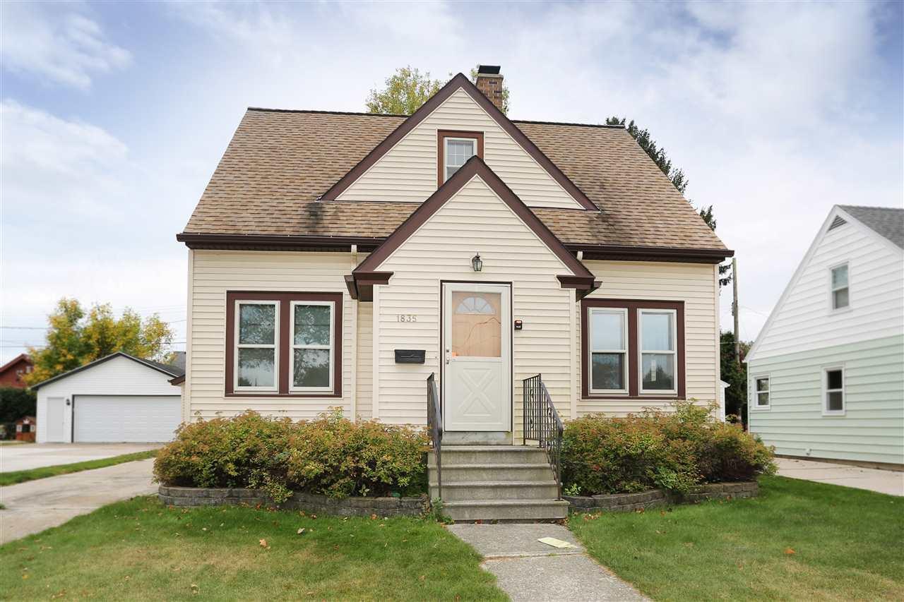 1835 Belmont, Manitowoc, WI 54220