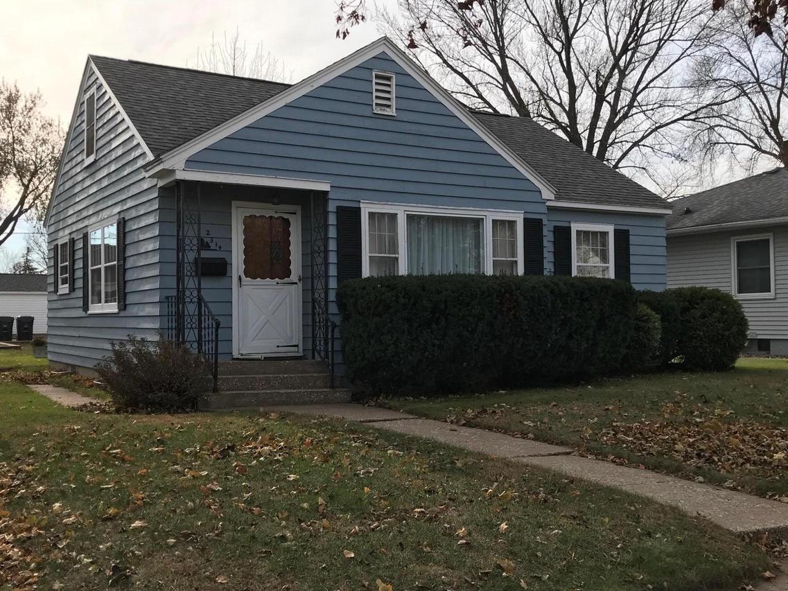 2314 Jackson St., La Crosse, WI 54601