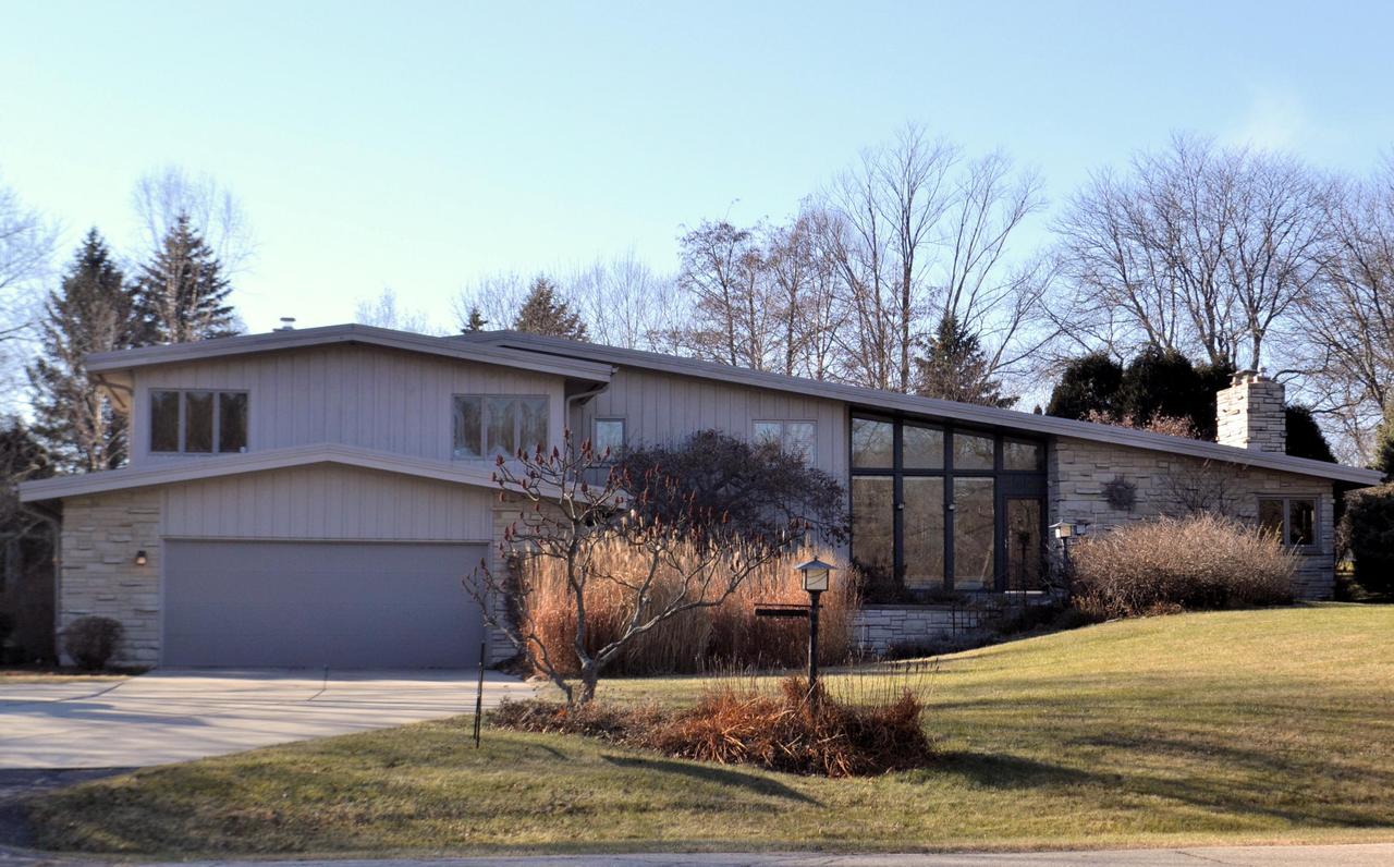 3604 Gifford Rd, Caledonia, WI 53126