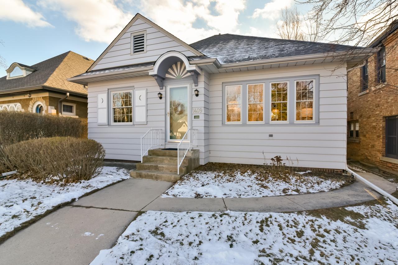 1409 E Kenmore Pl, Shorewood, WI 53211