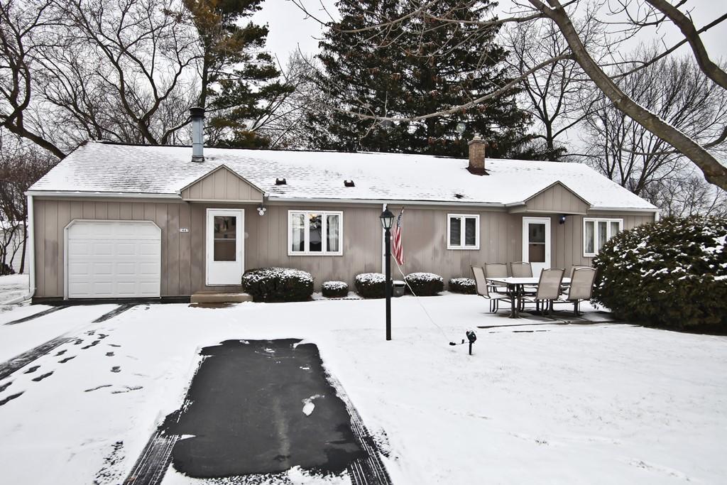 1447 S 170th St, New Berlin, WI 53151