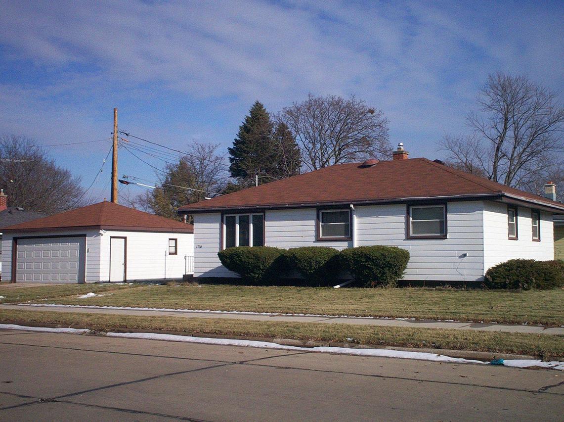 1739 Cleveland Ave, Racine, WI 53405