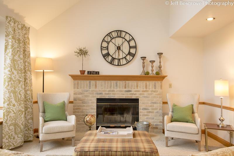 1156 Hillwood Blvd, Pewaukee, WI 53072