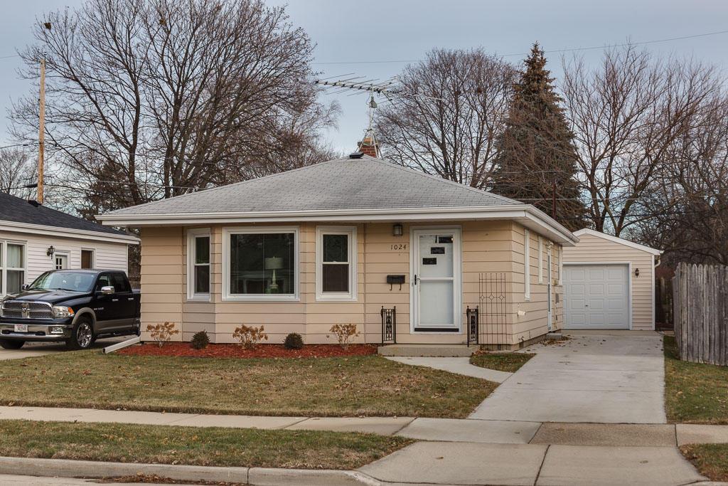 1024 Willmor St, Racine, WI 53402