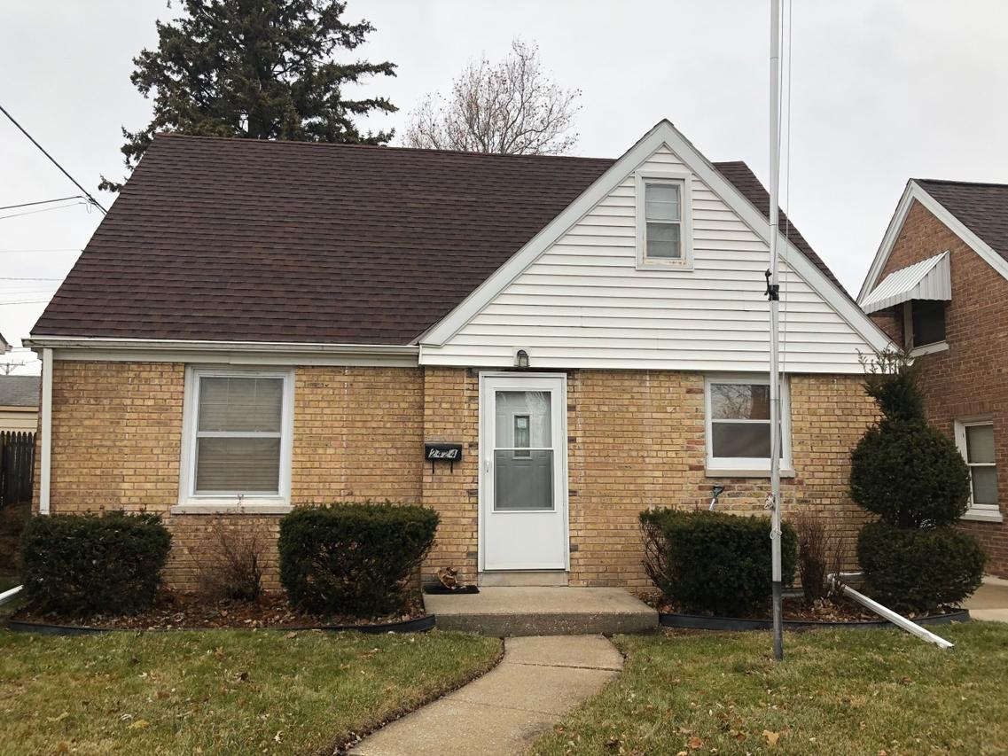 2424 Gillen St, Racine, WI 53403