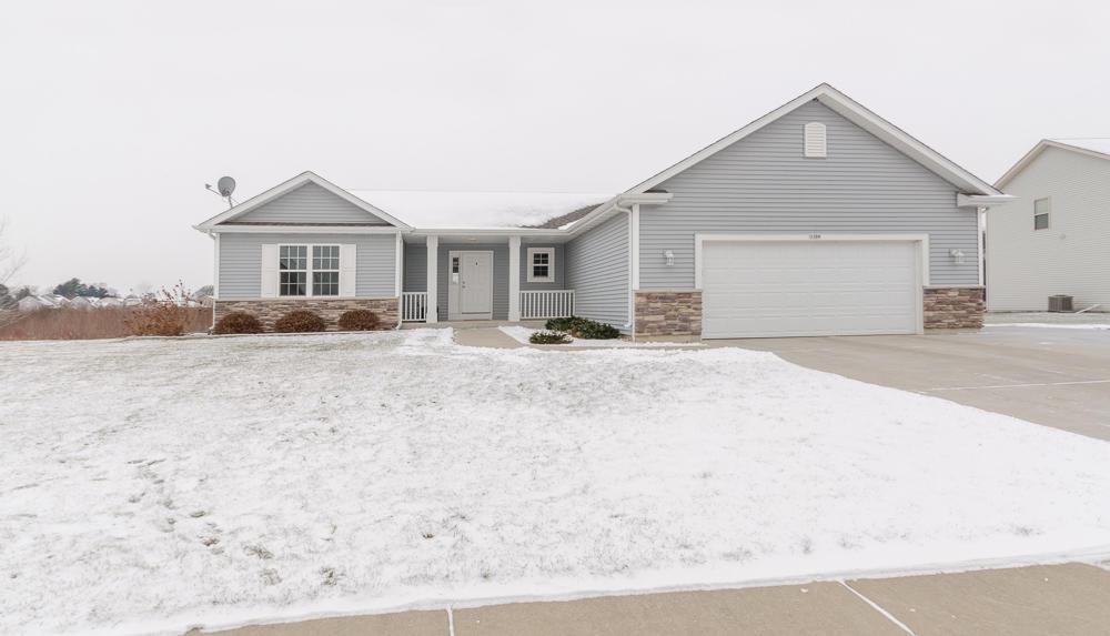 1124 Red Oak Cir., Johnson Creek, WI 53094