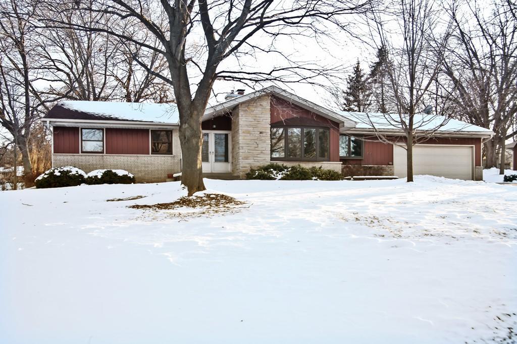 13401 W Radisson Dr., New Berlin, WI 53151