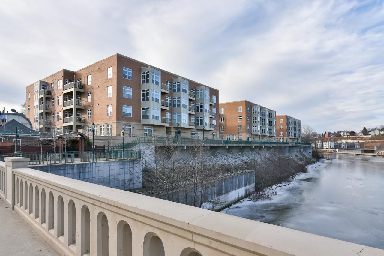 1925 N Water St #306, Milwaukee, WI 53202