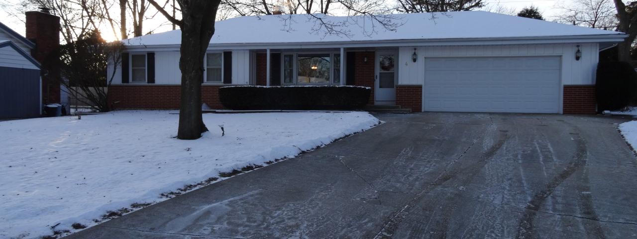 4 Virginia St, Racine, WI 53405