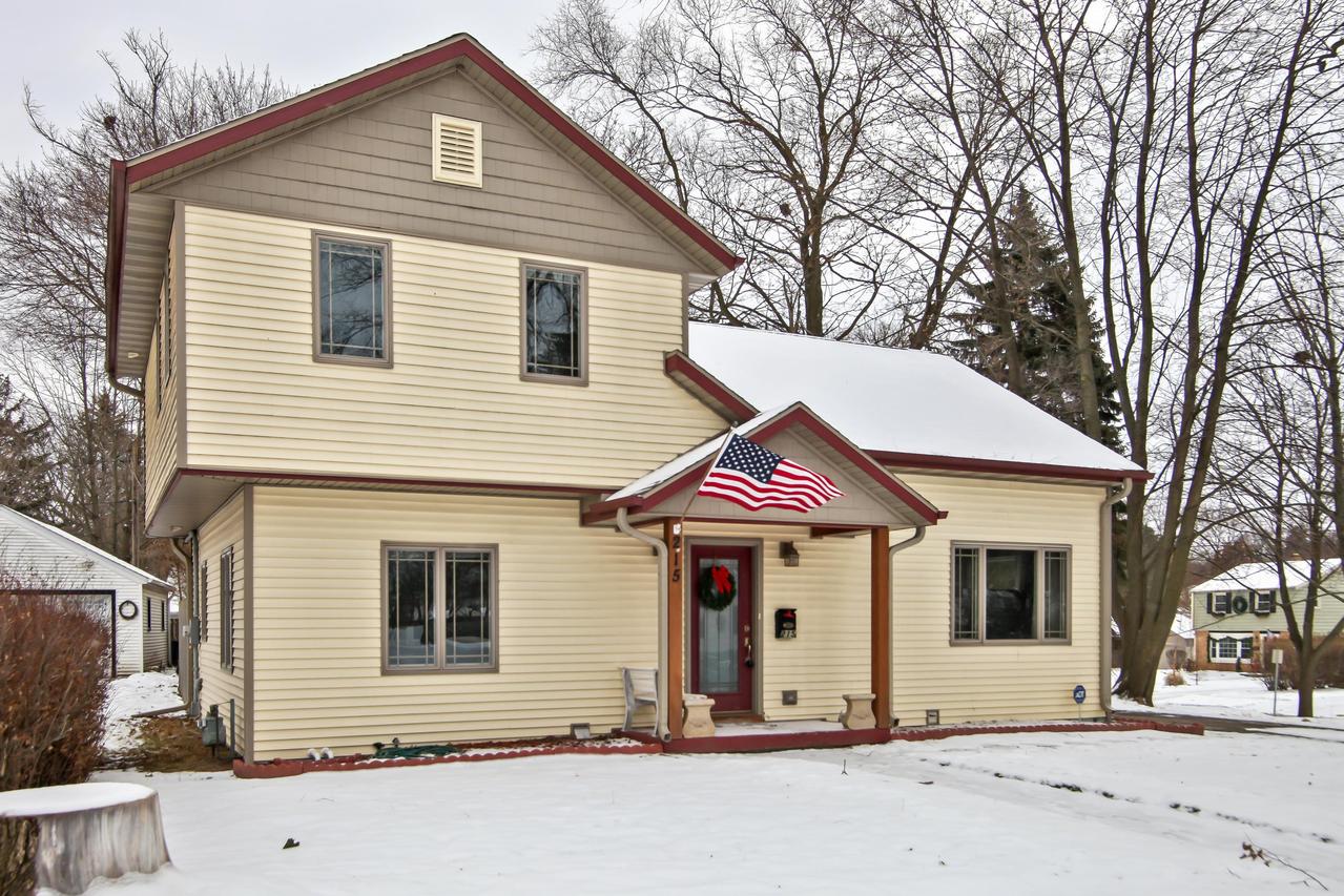 215 S Greenfield Ave., Waukesha, WI 53186