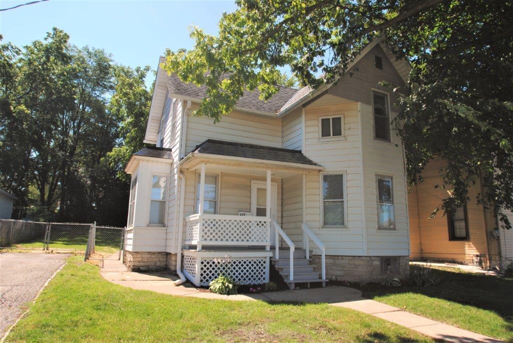 829 E Main St., Waukesha, WI 53186