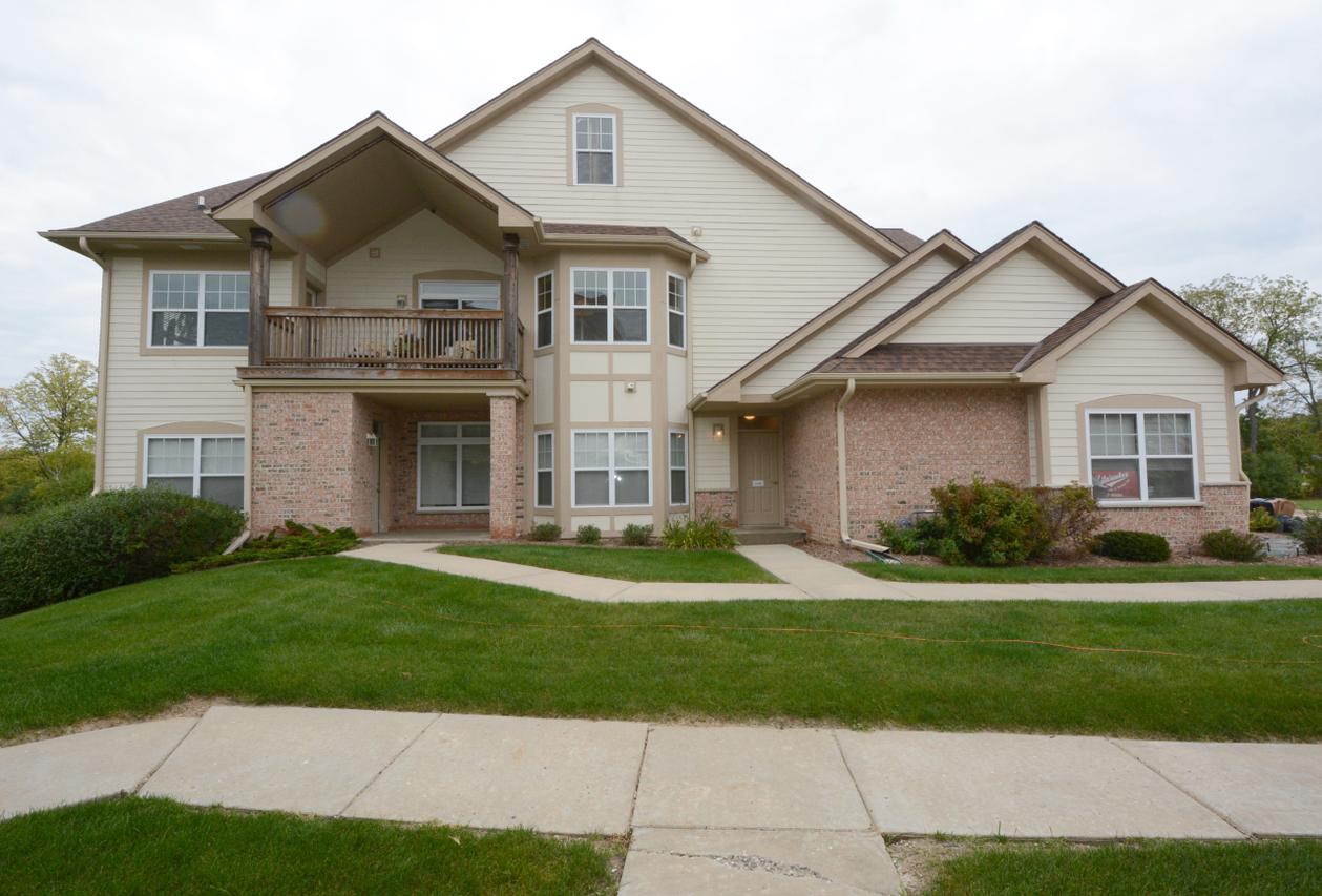 14830 W Hickory Hills, New Berlin, WI 53151