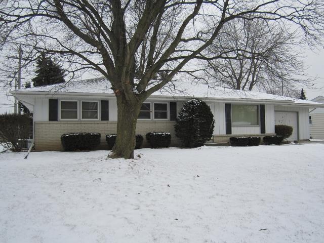 N94W16091 Cherokee Dr, Menomonee Falls, WI 53051