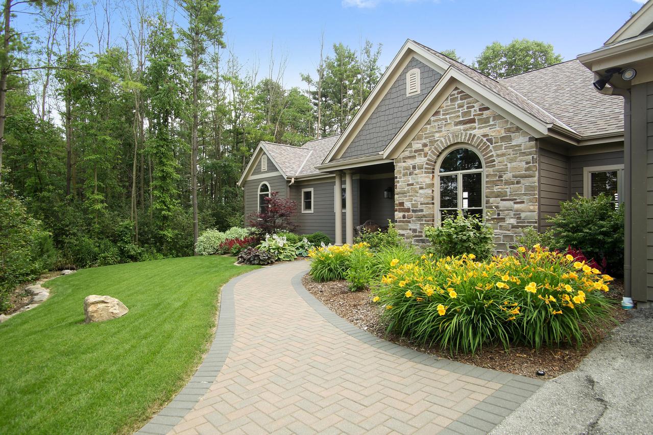 1905 Washington Ave, Cedarburg, WI 53012