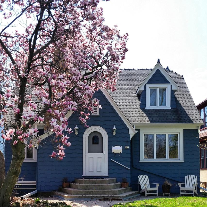 161 W Saveland Ave, Milwaukee, WI 53207