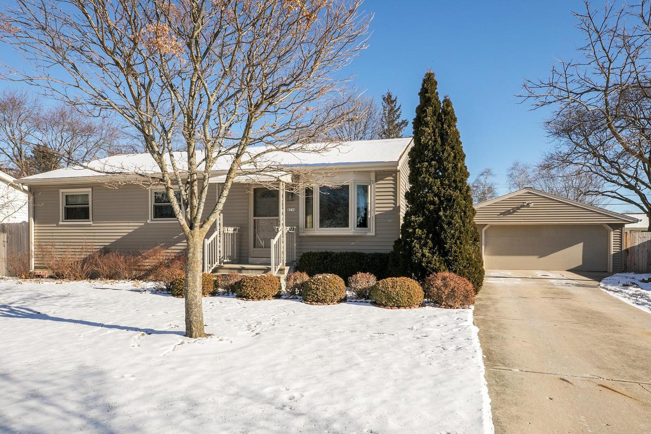 8238 N 54th St, Brown Deer, WI 53223