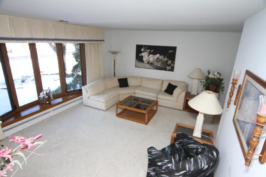 N102W15341 Venus Ct, Germantown, WI 53022