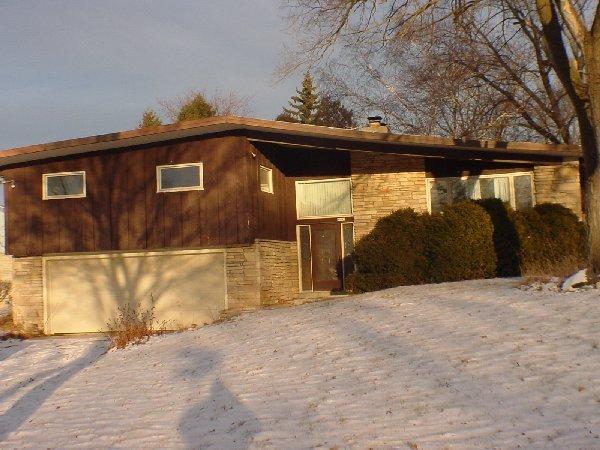 4602 N 107th St., Wauwatosa, WI 53225