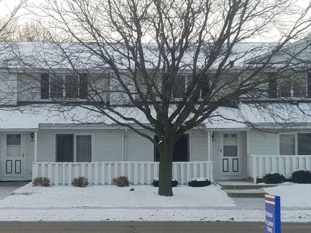 2220 Holiday Dr #5, Janesville, WI 53545