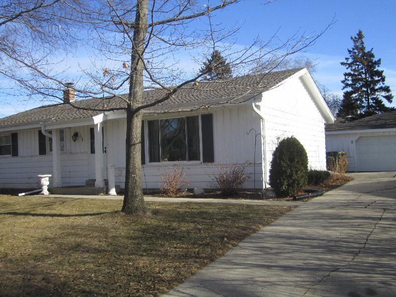 258 S Colonial Pkwy., Saukville, WI 53080