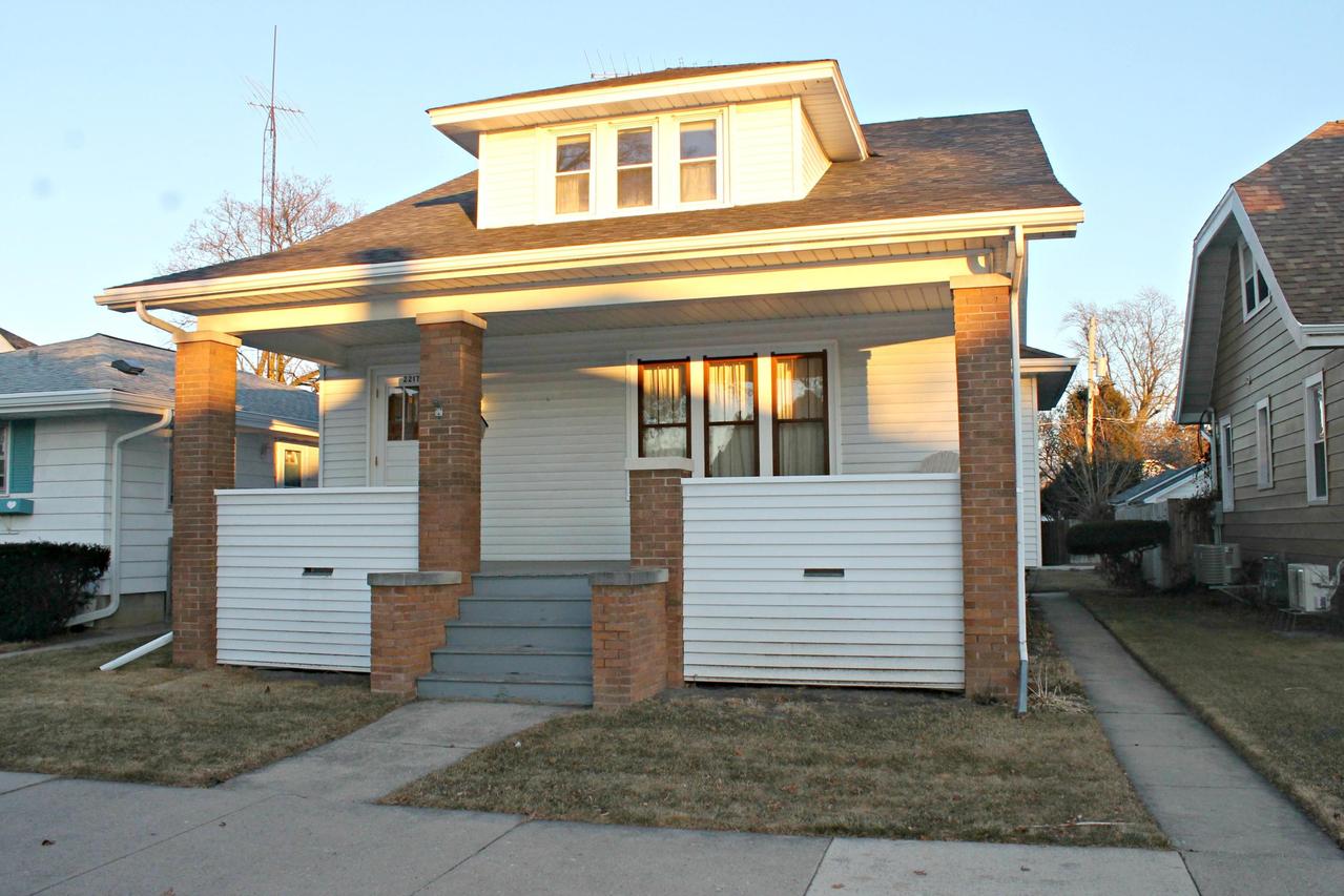 2217 La Salle St., Racine, WI 53402