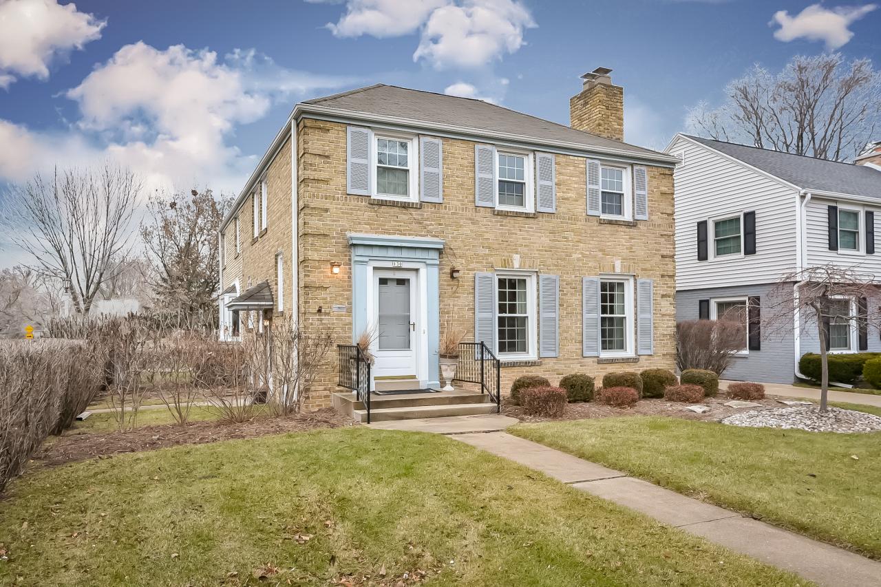 130 W Belle Ave, Whitefish Bay, WI 53217
