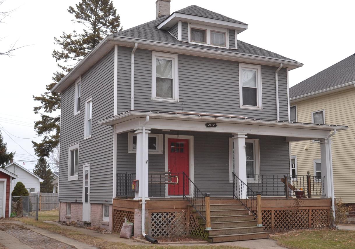 2422 20th St, Racine, WI 53403