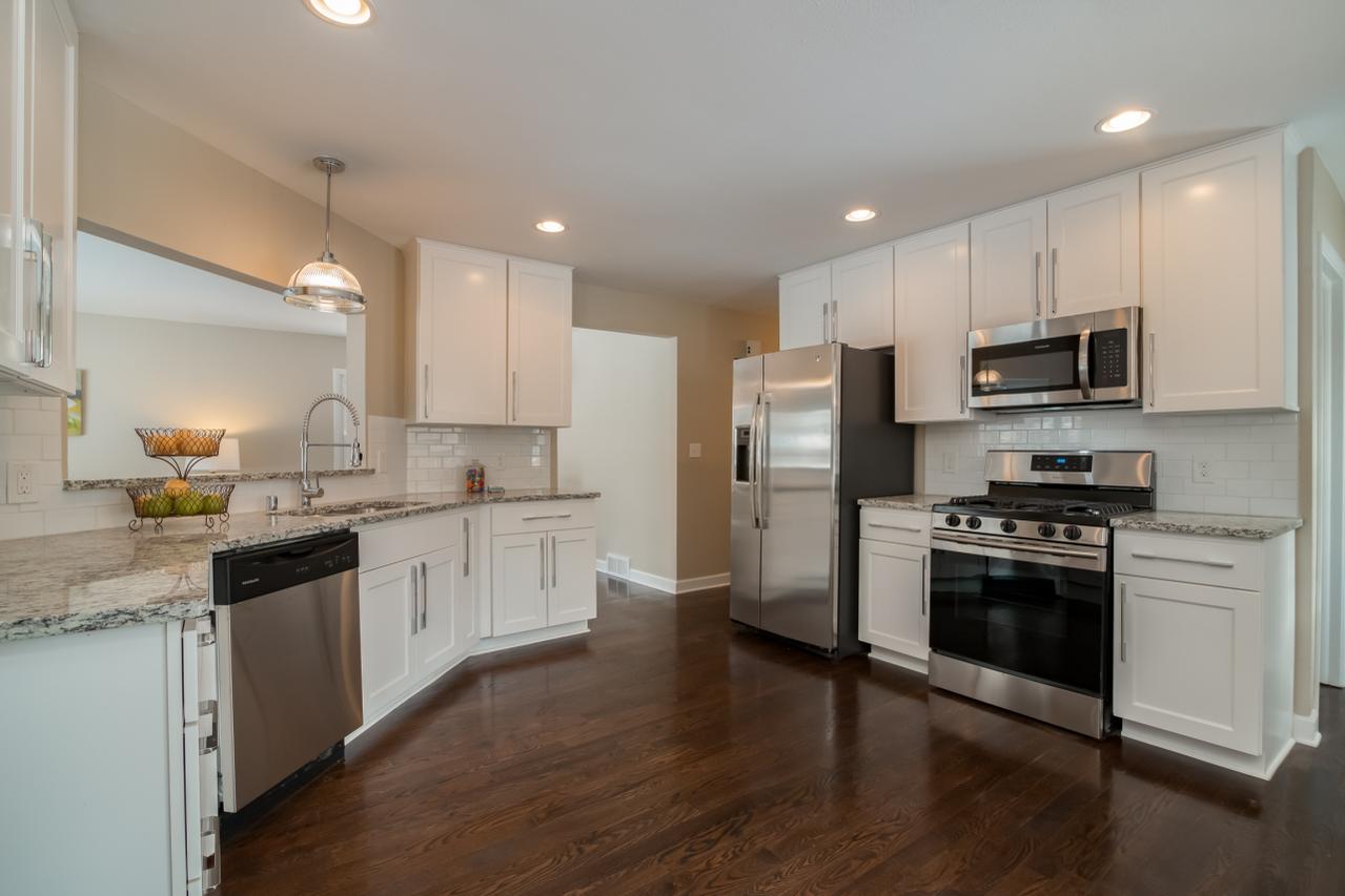 7420 N Chadwick Rd, Glendale, WI 53217