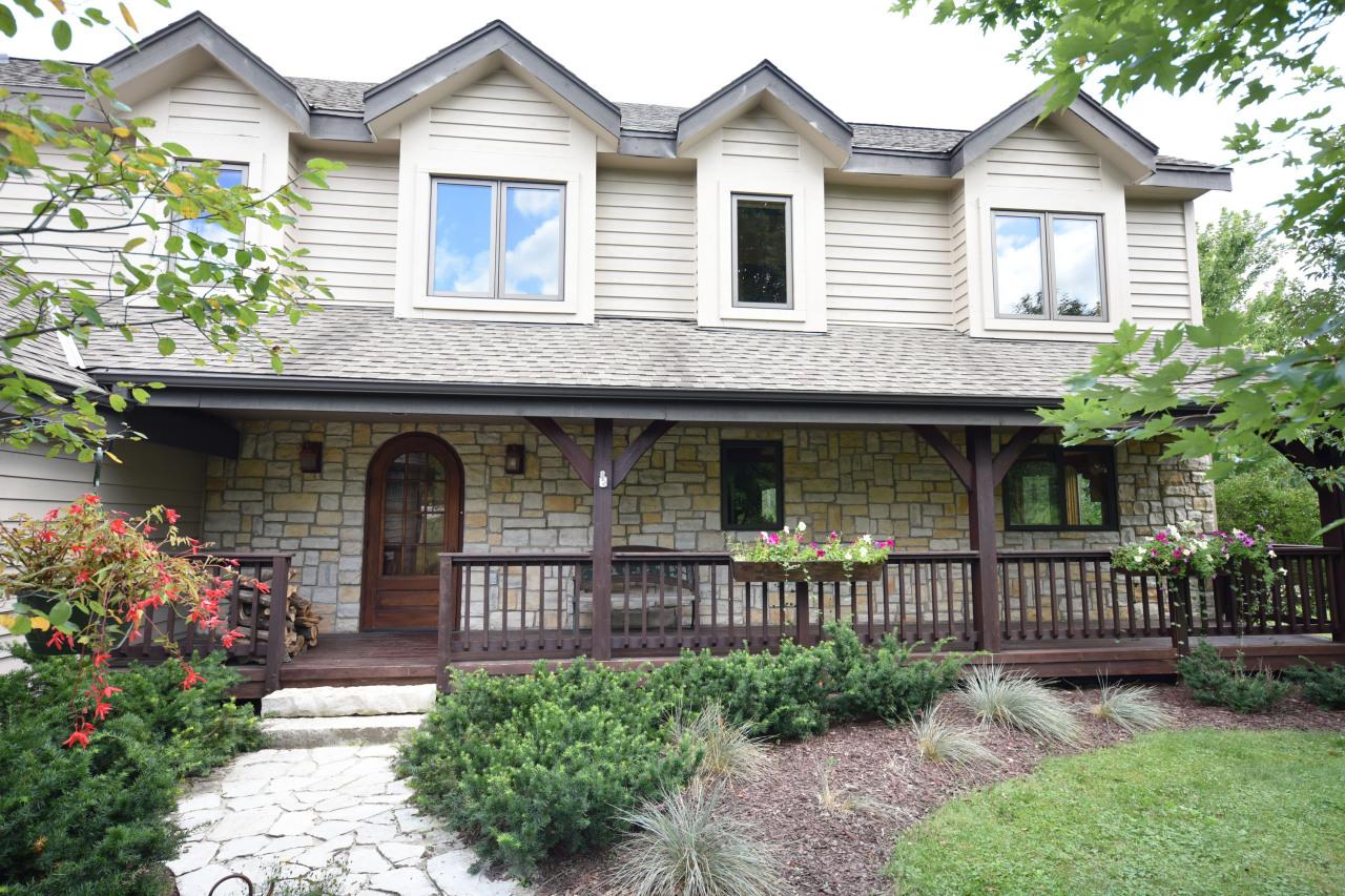 5360 S Edinbourgh Dr., New Berlin, WI 53146