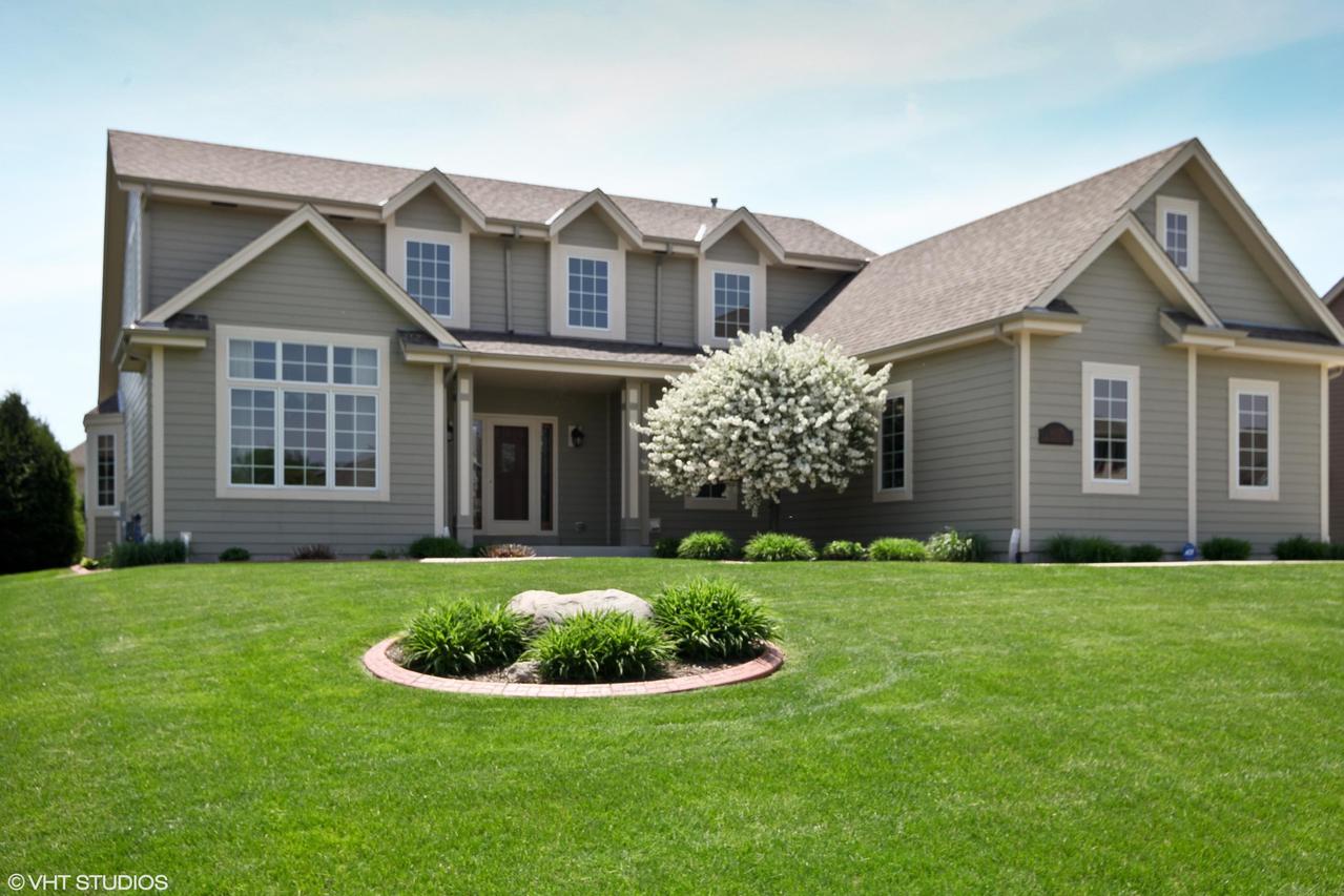 11125 W Sanctuary Dr, Milwaukee, WI 53224