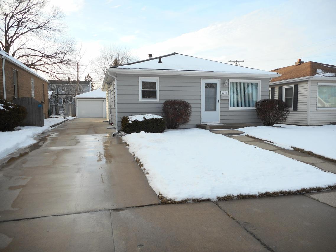2304 West Lawn Ave., Racine, WI 53405