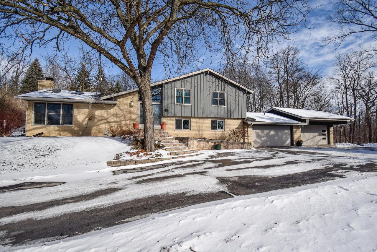 120 Avie Ct., Brookfield, WI 53045