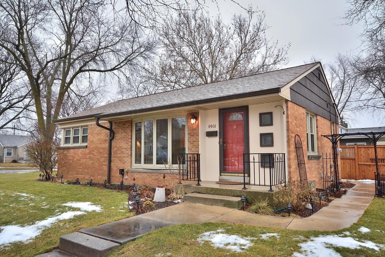 8901 W Hadley St, Milwaukee, WI 53222