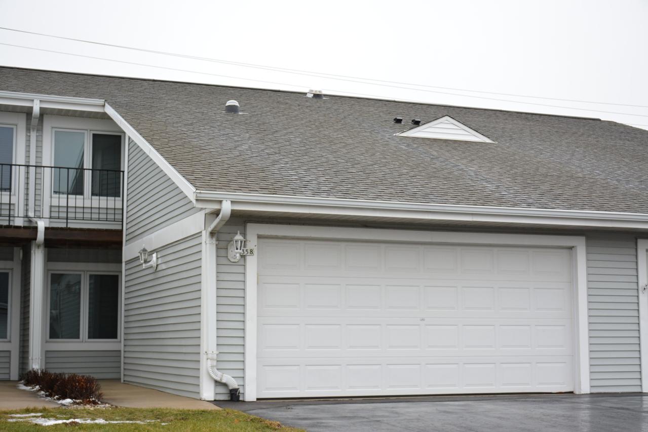 358 Hartford Sq #5, Hartford, WI 53027
