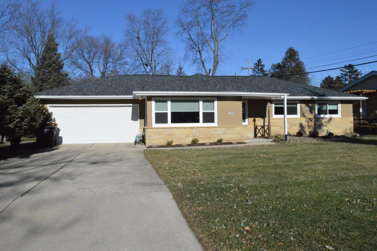 11026 W Courtland Ave., Wauwatosa, WI 53225