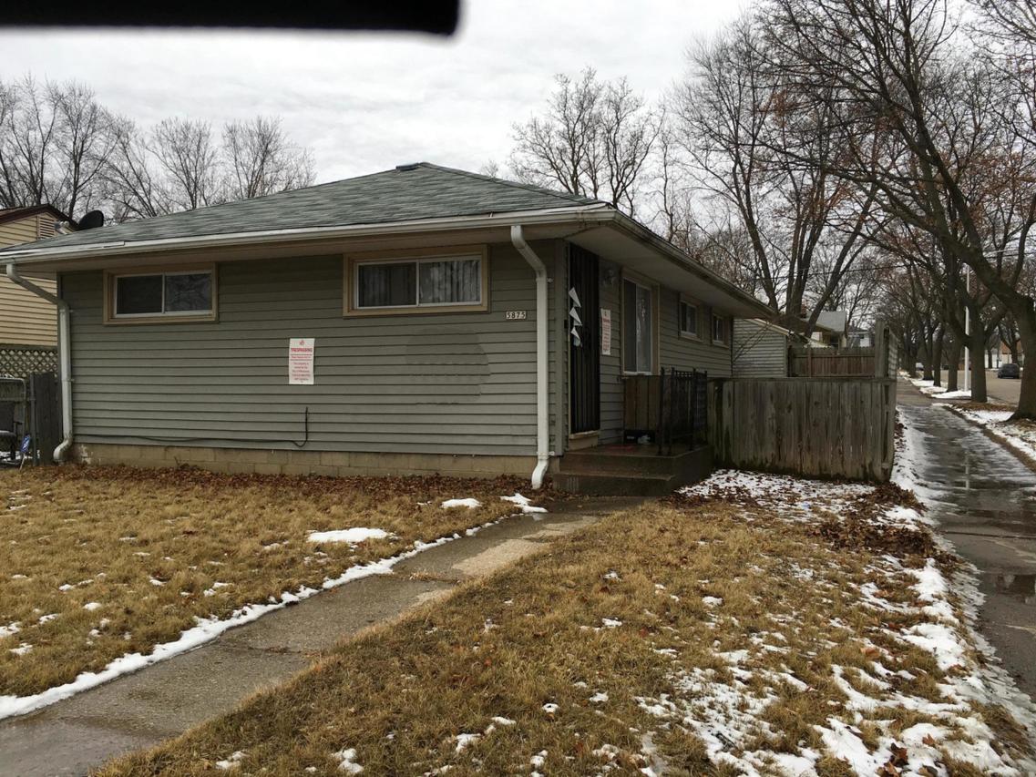 5875 N 66th St, Milwaukee, WI 53218