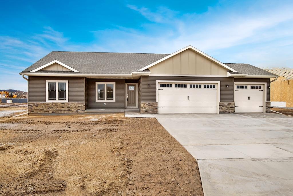 208 Marie Dr, Holmen, WI 54636