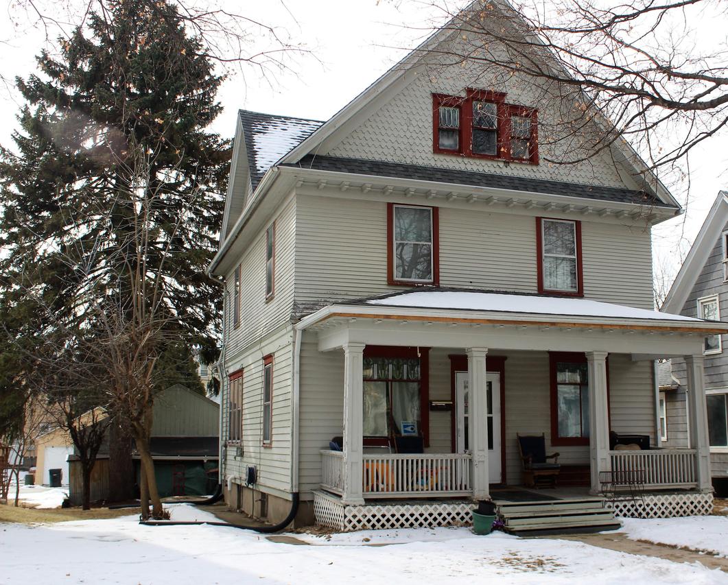 139 Edgewood Ln., West Bend, WI 53095