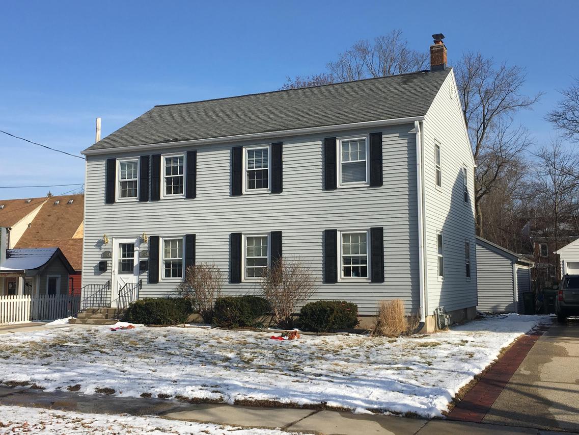 319 S 10th Ave., West Bend, WI 53095