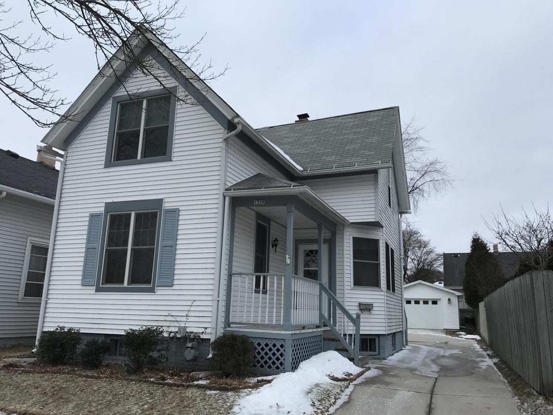 1328 N 4th St., Sheboygan, WI 53081